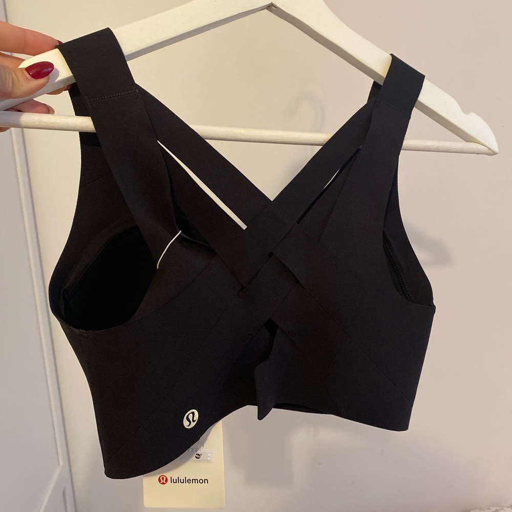 Lululemon sports bra NWT